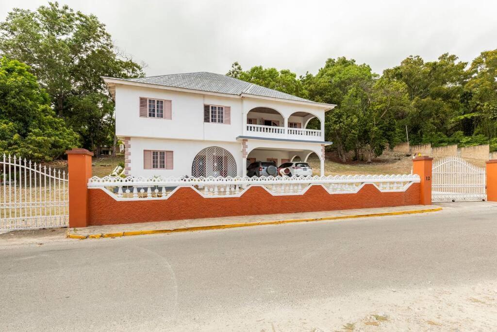 Apartament Shaw Park Gem Ocho Rios Zewnętrze zdjęcie